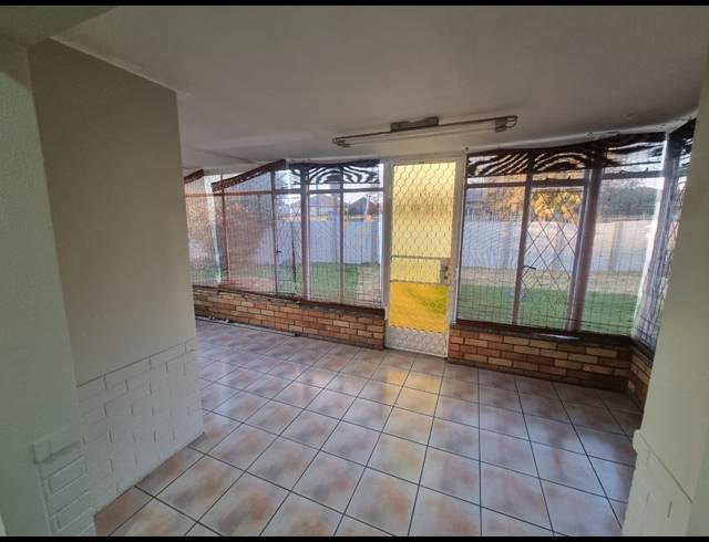 3 BEDROOM FREESTANDING FOR SALE IN BRENTHURST